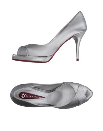 Sara Navarro Pumps
