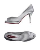 Sara Navarro Pumps