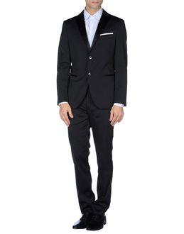 Caracciolo Suits