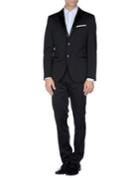 Caracciolo Suits
