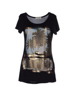 Ilara  T-shirts