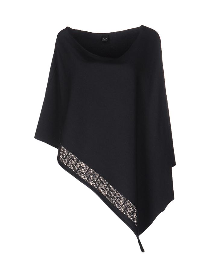 Paola T. Capes & Ponchos