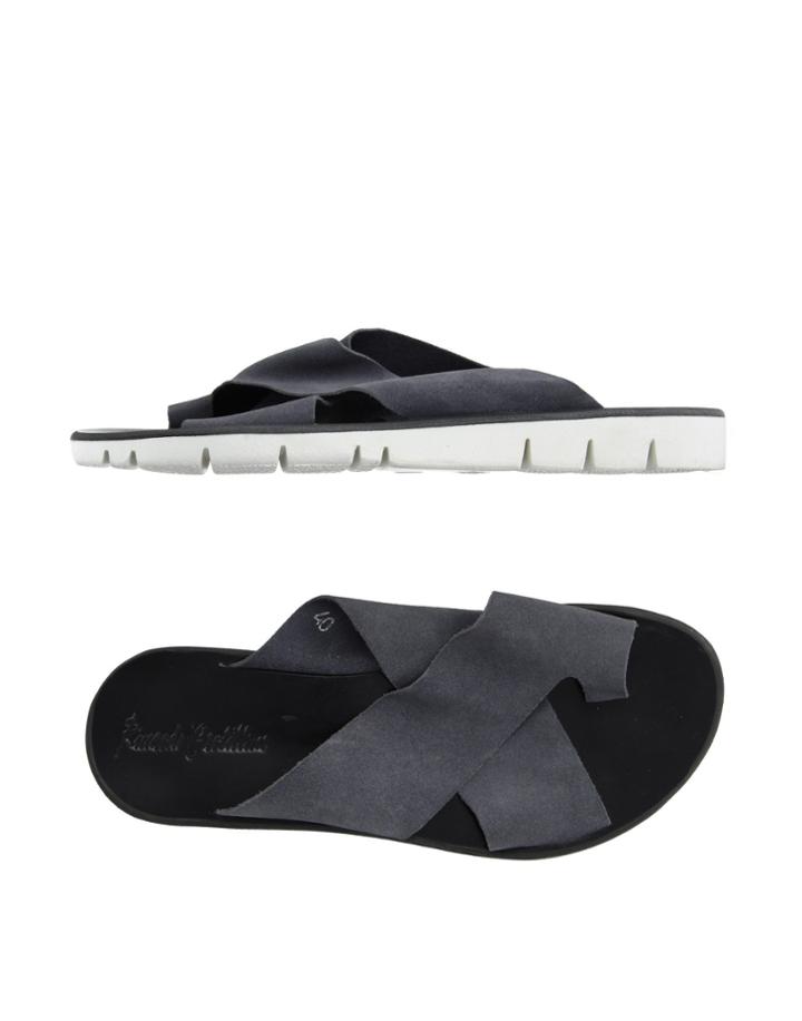 Riccardo Cartillone Toe Strap Sandals
