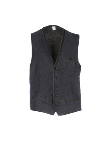 Hannes Roether Vests