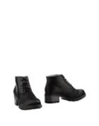 Kling Ankle Boots