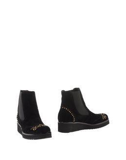 D+ Ankle Boots