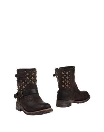 Sur Nuage Ankle Boots