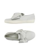 Poulaine Sneakers