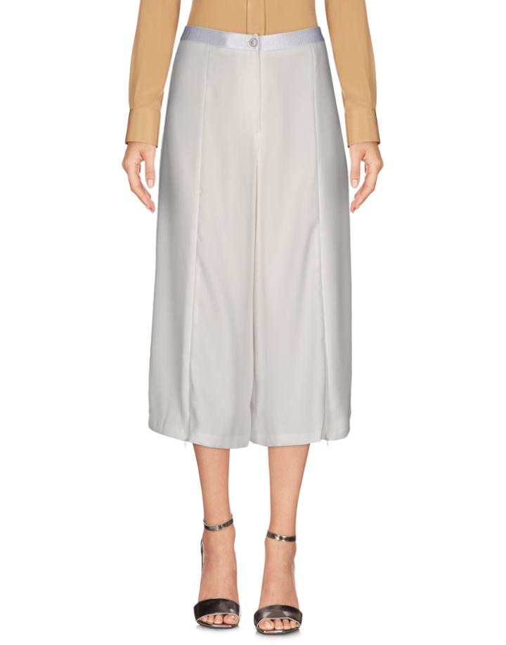 Axara Paris 3/4-length Shorts