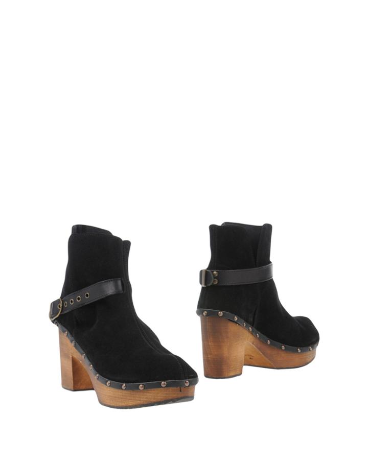 Almala Ankle Boots