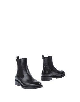 Maritan Ankle Boots