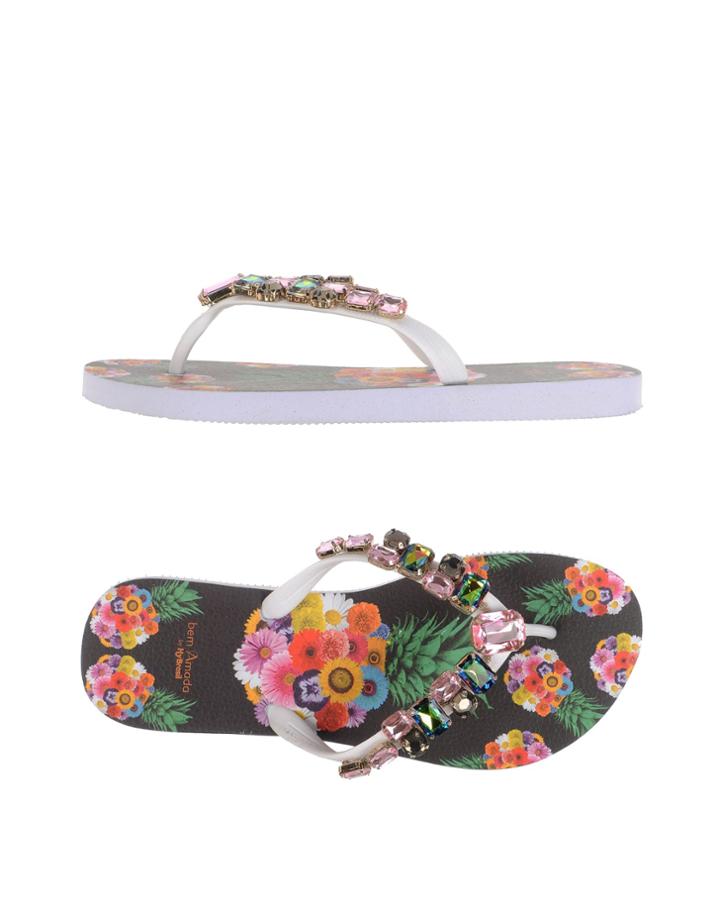 Bem Amada Toe Strap Sandals