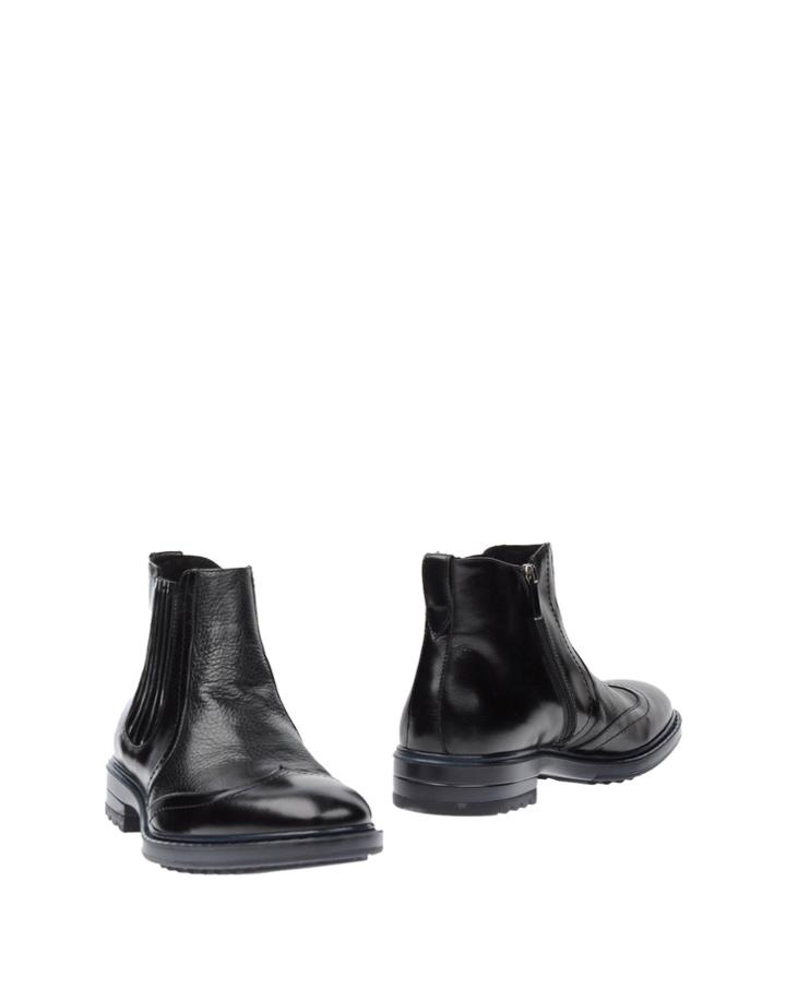 Giovanni Conti Ankle Boots