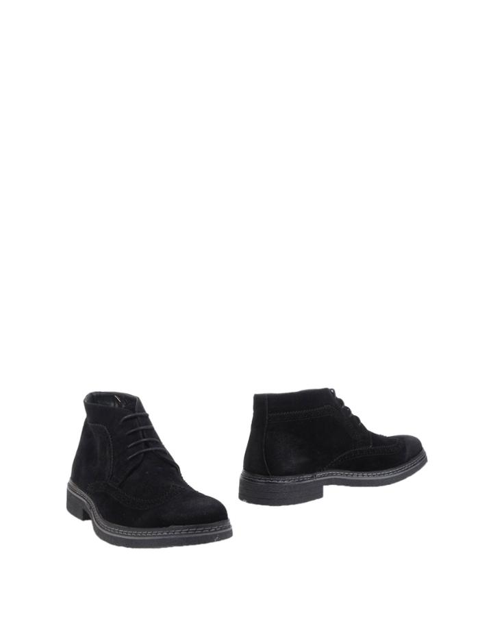 Montefiori Ankle Boots