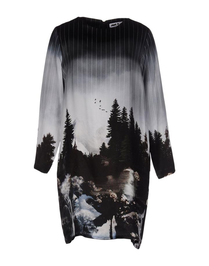 Leo Short Dresses