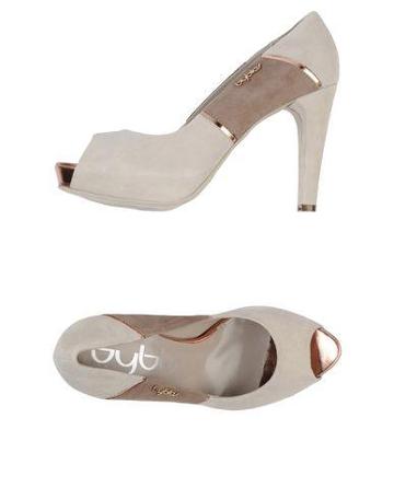 Byblos Pumps