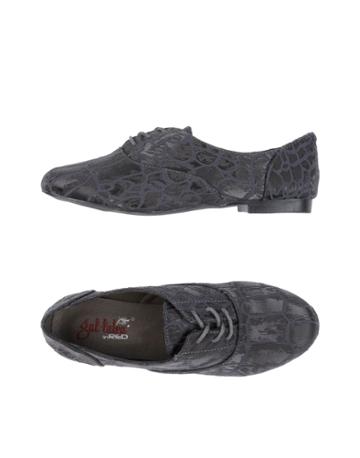 Gal Latea In Red Lace-up Shoes