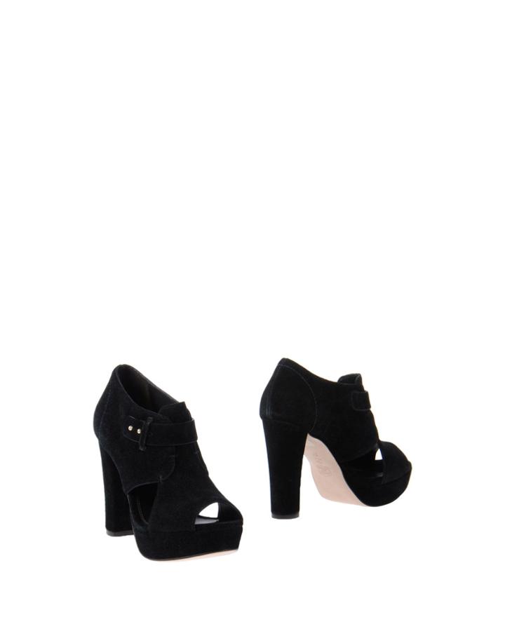 Tila March Booties