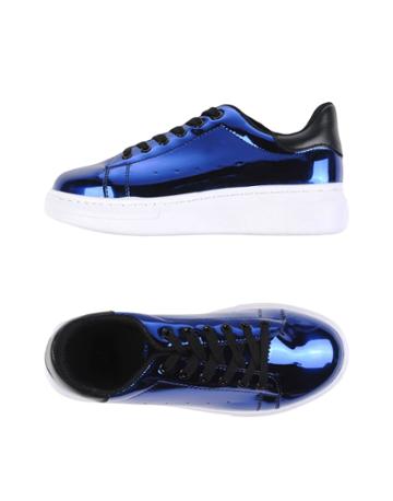 Tantra Sneakers