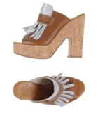 Scoop! Mules