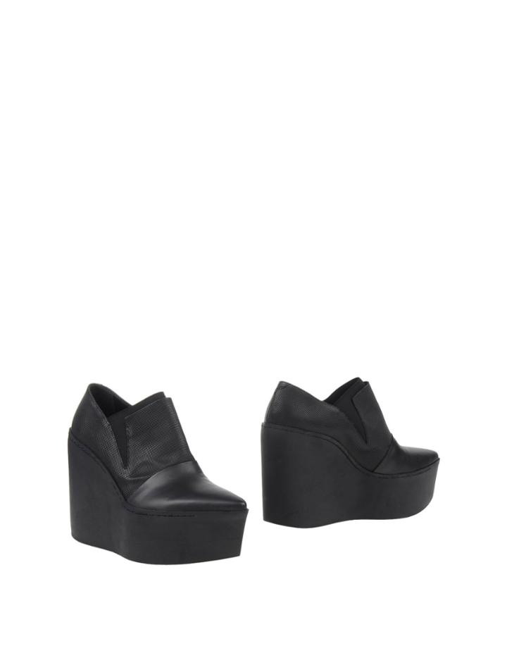 Vic Matie Booties