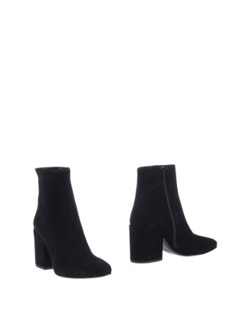 Silvana Ankle Boots