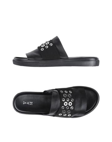 V & M Sandals