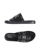 V & M Sandals