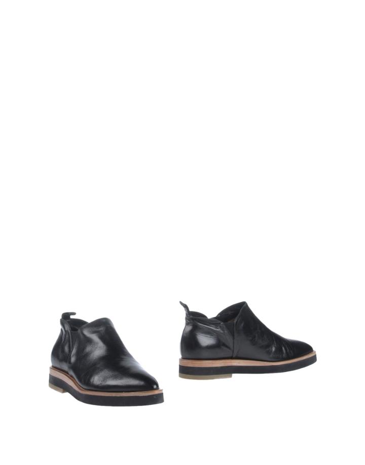 Pomme D'or Booties