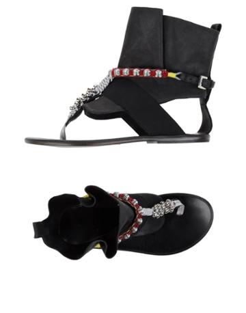 Latitude Femme Toe Strap Sandals