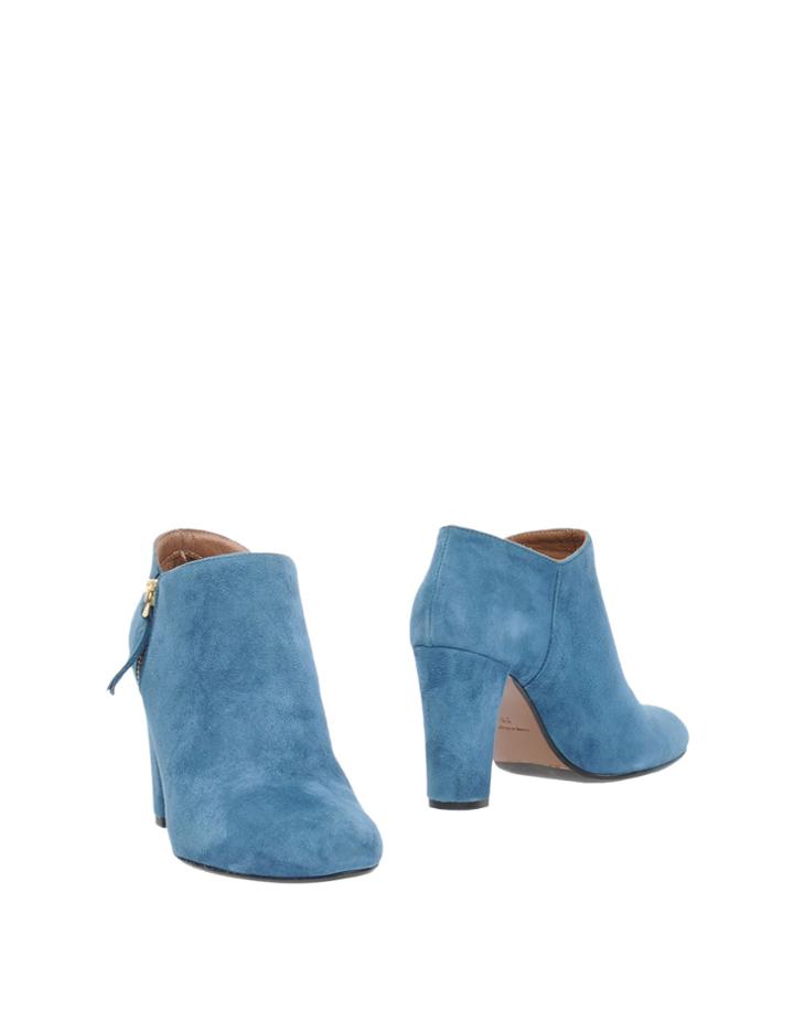 Victoria Smith Shoe Boots