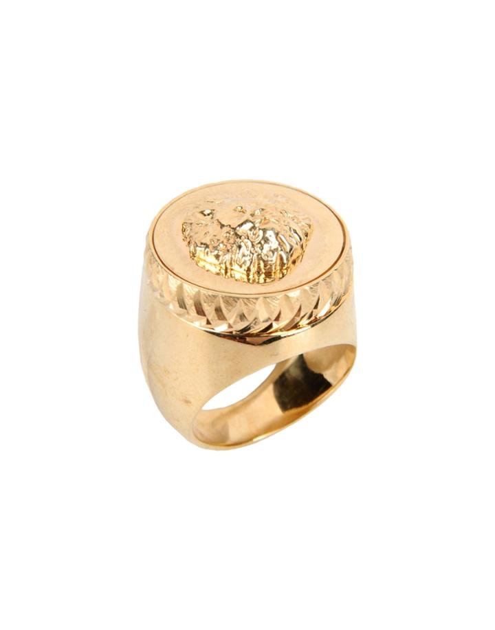 Versus Rings