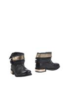 Amust Ankle Boots