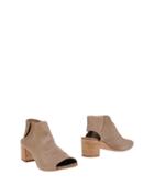 Lemar  Booties