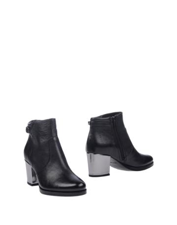 G.k.m Ankle Boots