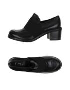 G Basic Loafers