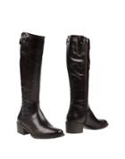 Eye Boots