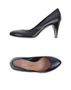 Eva Turner Pumps