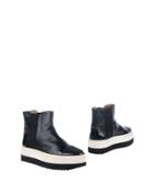 La Blanc Ankle Boots