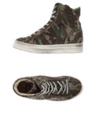 Davidson Sneakers