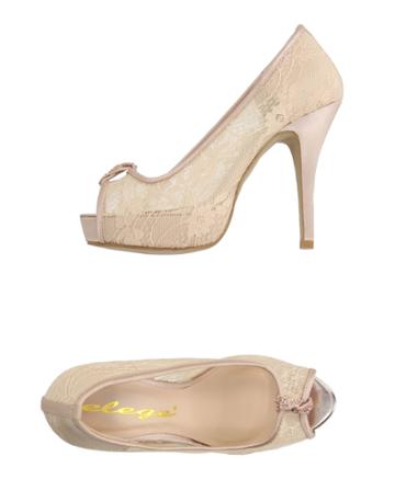 Elege' Pumps