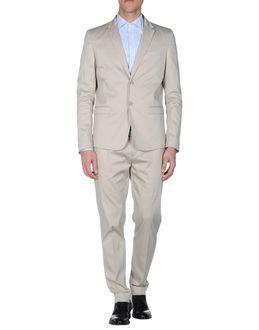 Paolo Pecora Suits