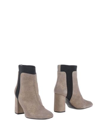 Jaelle Paris Ankle Boots