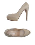 La Femme Pumps