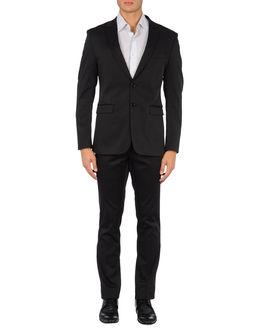 Poul Richard Suits   Item 49127770