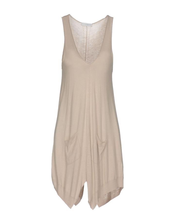Unee+o Short Dresses