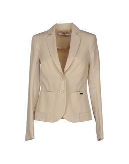 X's Milano Blazers