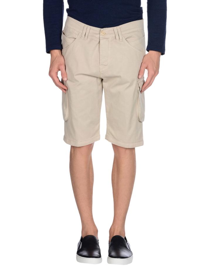 A &starf; Round Bermudas
