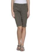 Vince. Bermudas
