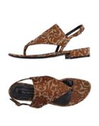 Esclusif Toe Strap Sandals